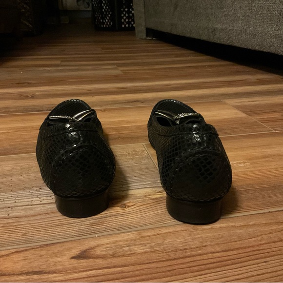 Stuart Weitzman loafers Size 7.5 N. EUC - Picture 6 of 7